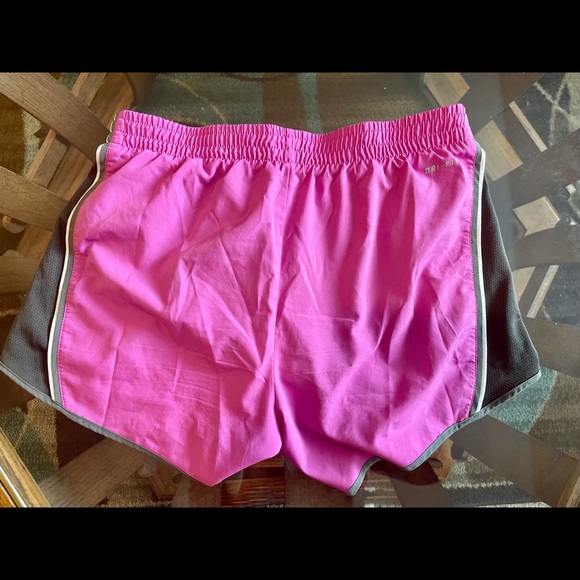 Nike Shorts - Picture 2 of 4